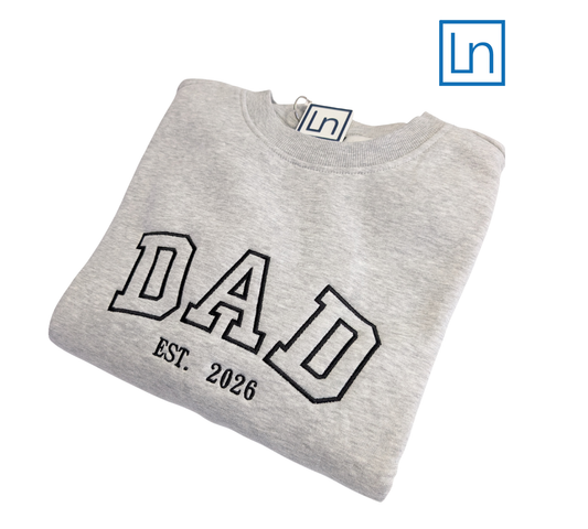 Crewneck personnalisé avec broderie « DAD est»